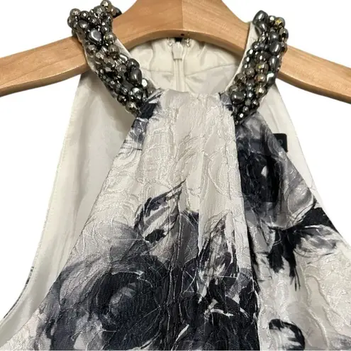 Carmen Marc Valvo Sz 6 White Black Rose Print Beaded Neck Sleeveless Halter Top