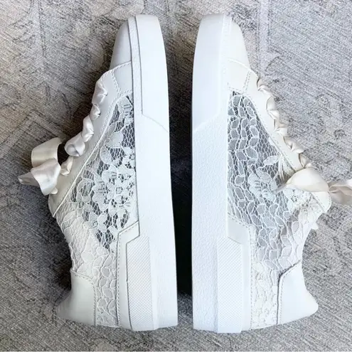 Dolce vita Harryson Ivory Ribbon Lace Up Shoes NEW WITH BOX Sneakers Size 8