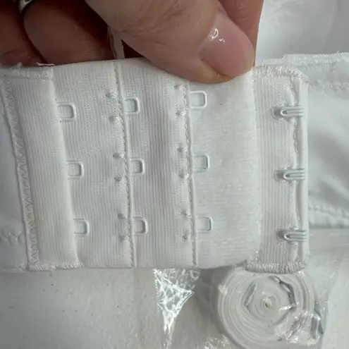 Maidenform 36D Bra Stay Put Strapless Convertible Push Up Underwire White NEW