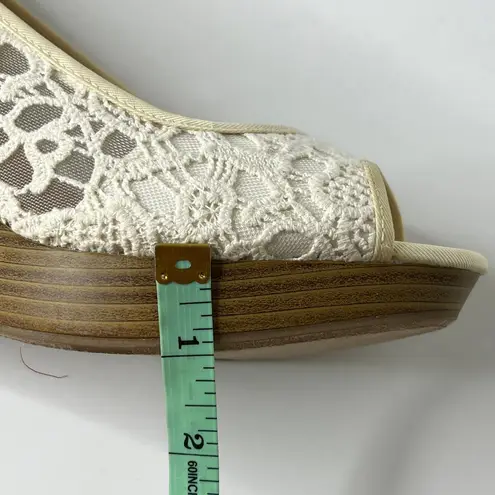 Maurice's  Mindy Floral Lace Peep Toe Wedge Heels Shoe Size 10