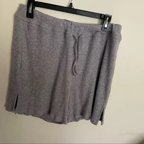 CARBON38 Brushed Ribbed Boyfriend Short