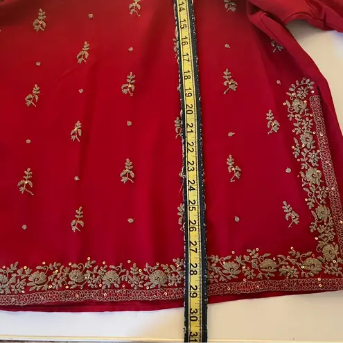 Elegant Red Embroidered Women's Top Size L