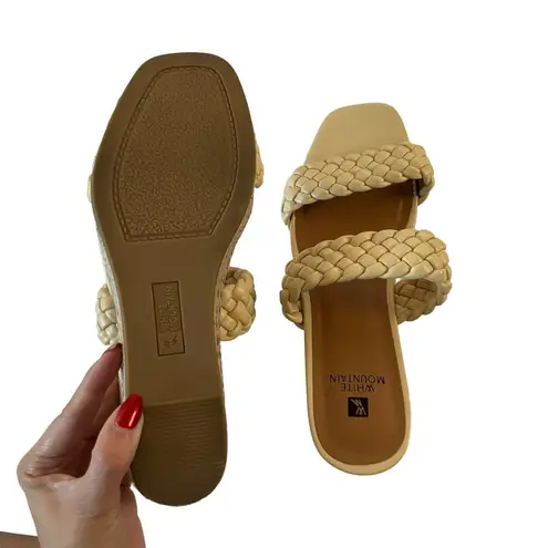 White Mountain Women’s Salvadora Butter Cream Faux Leather Wedge Sandals Size 9