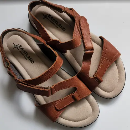 EastLand Dixie Peanut sandals size 9 Wide