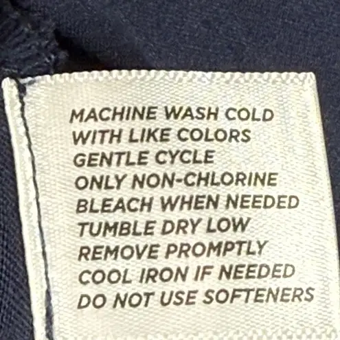 Lady Hagen Women’s navy blue skort size medium