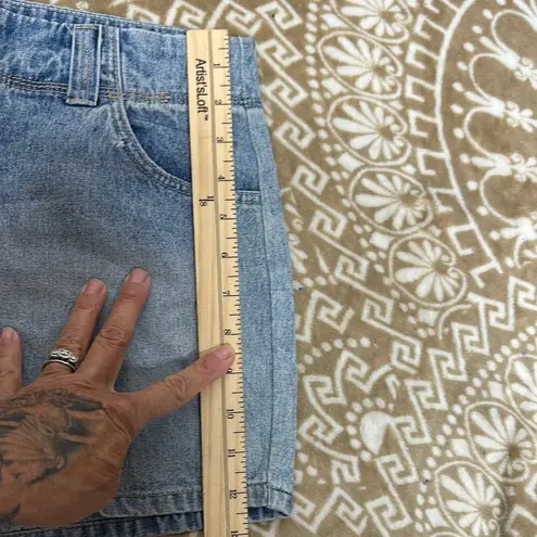 Classic Blue Jean Shorts with Comfortable Fit Size 30