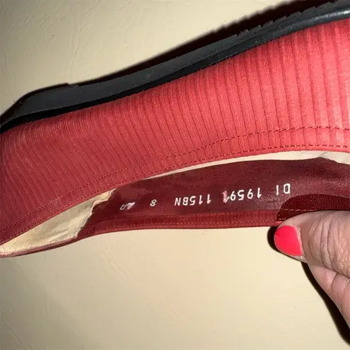 Salvatore Ferragamo Salvatore Ferragamo Women's Red Ribbed Pointed Toe Ballet Flats Size 8 Narrow