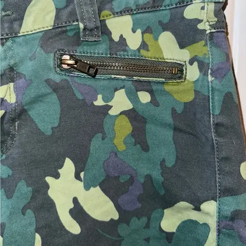 CAbi  Size 4 Camouflage Cut-Off Shorts