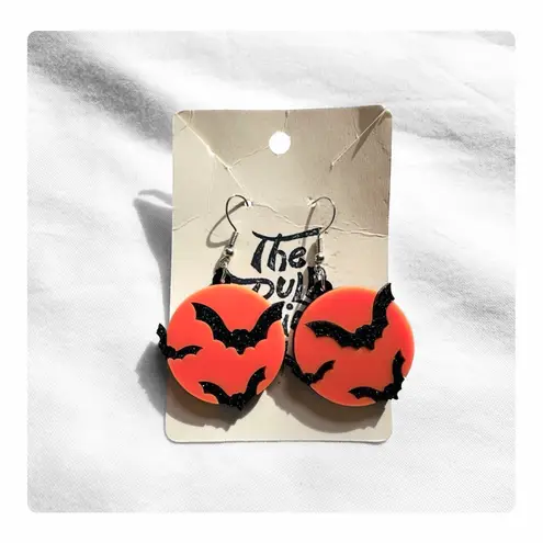 The Pulp Girls β
NWT Custom made Halloween Sparkling Bat Earrings - Orange/Black β