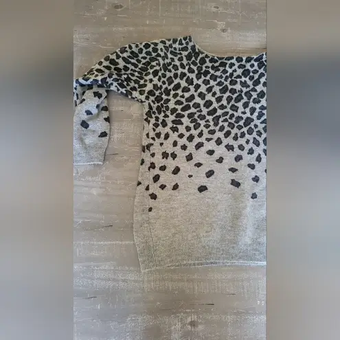Venus Lascana  leopard print cold shoulder sweater sz. M
