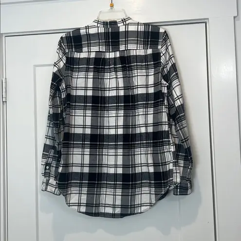 Lands' End Black and White Checkered Shirt size 8.