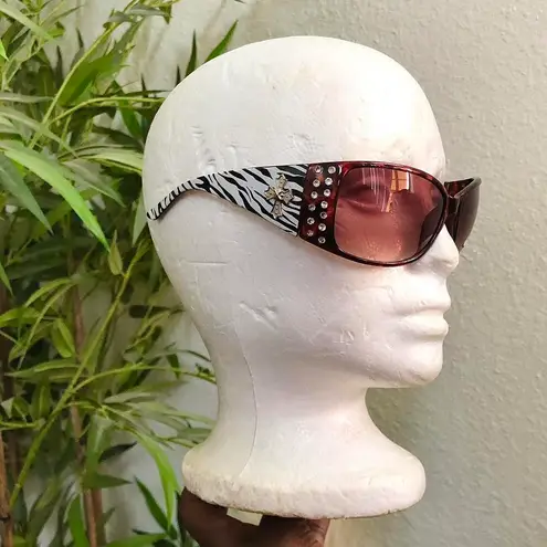 Y2K Mcbling Whimsygoth Gothic Baddie Cyber Vixen Trendy Streetwear Brown cross sunglasses rhinestone silver bedazzled studs Grunge Gorpcore Zebra Striped Oversize Round White Black #acubi Pink - Image 2