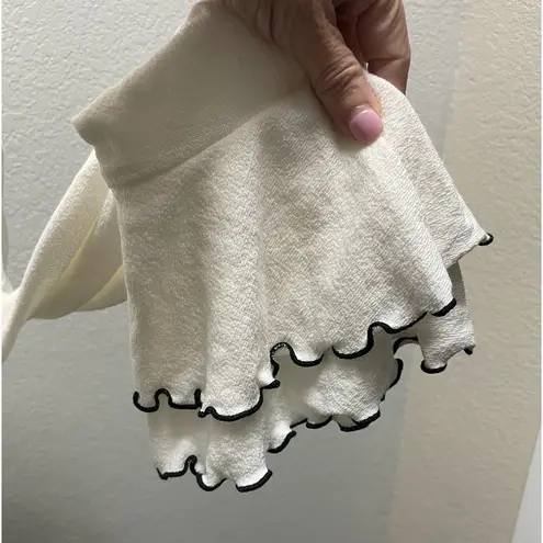 Lost + Wander NWT Ivory w Black Trim Bell Ruffle Sleeves Sz Large