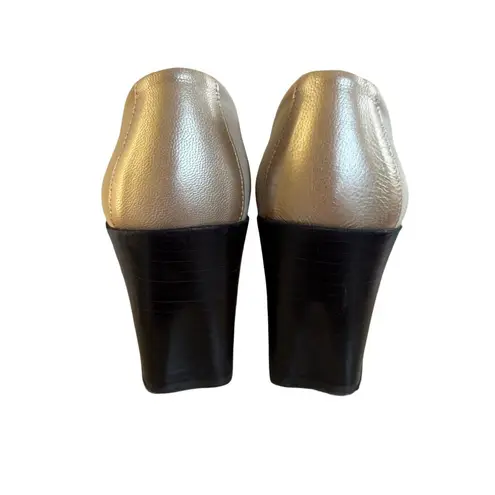 Donald Pliner 90'S VTG. DONALD PLINER CREAM HEELED BOOTIES SLIP ON SZ. 6