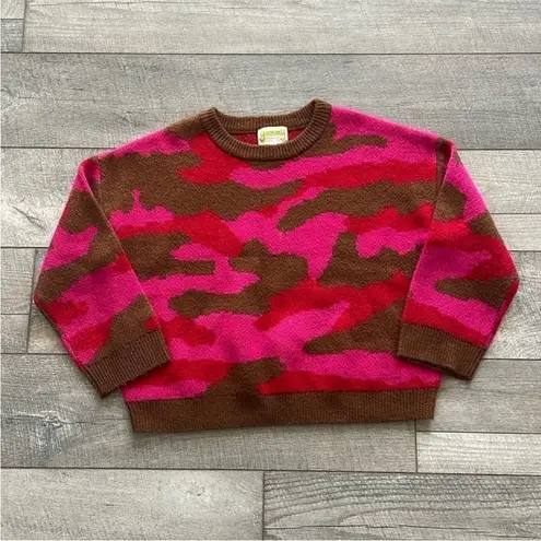 Yummy Sweater Co Size Medium Easy Crewneck Pink Camouflage Sweater