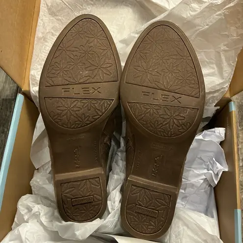 Life Stride Women's Suede Brown Booties Size 9 1/2 Wide