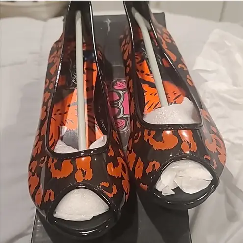 Iron fist Black and Red Skull Flats