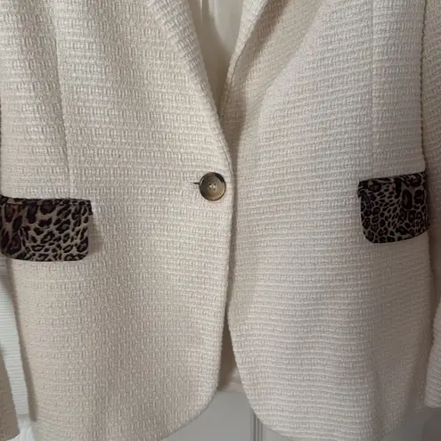 Helene London Ivory Blazer with Leopard Details size medium Brown
