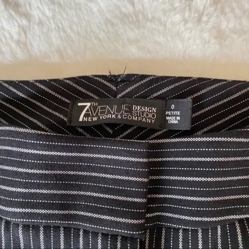 New York & Company Pinstriped Skinny Crop Pant Black Size 0P