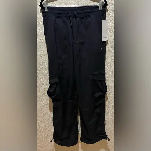 Lululemon NWT  Dance Studio Relax Fit MR Cargo Pants In Black Size M