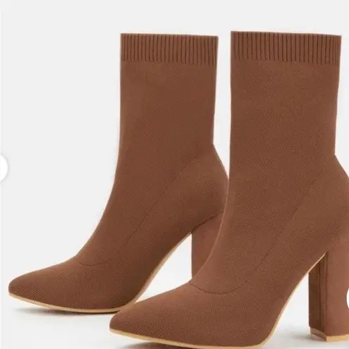 Brown Heeled Boots with Knit Design Size 10