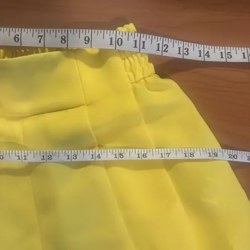 ZARA  Trafaluc Womens Shorts Sz XS High Waisted Preppy Yellow Spring Summer