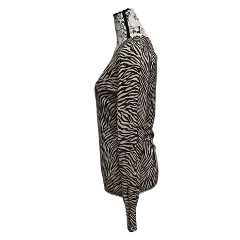 Express Design Studio Women’s Zebra Print Sweater Size L Beige and Brown Preppy Size L - Image 4