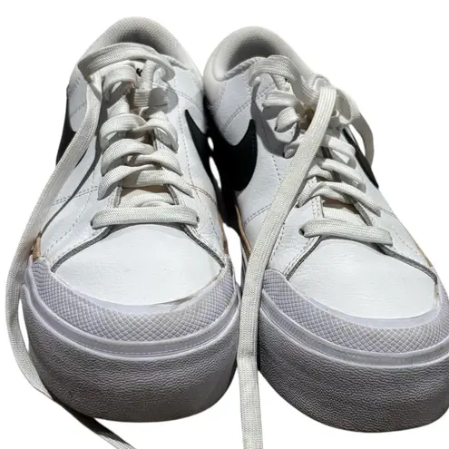 Nike  Court Legacy Lift platform sneaker Size 8.5