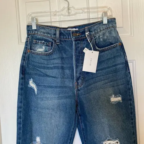 Cello NWT  Super High Rise Dad Jeans Distressed Size 7 28 New Ripped The Buckle