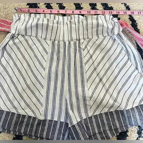 Ban Jara 🆕, Blue and Shite Linen Shorts, Medium