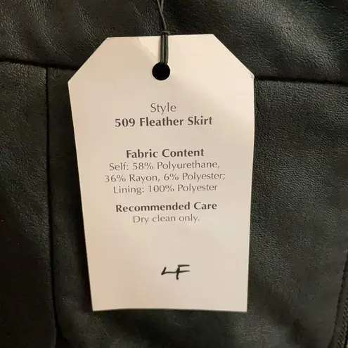 CAbi  509 Fleather Skirt with pockets