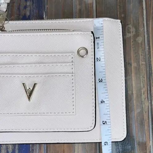 VANESSA WILLIAMS Off White Lush Zip Pouch. NWT