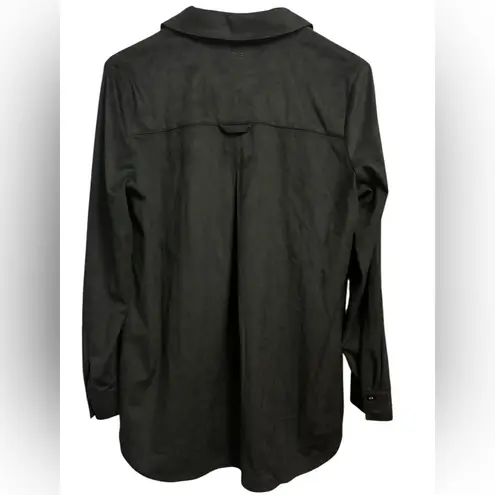 Tyler Boe Black Button