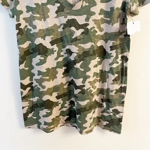 Susina Green Camo Print Short Sleeve lightweight Basic Tee Sz Small NWT