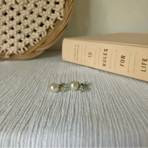 Pearl Bauble Screwback Earring Vintage “Selene” White Classic Elegant Simple Minimalist