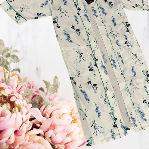 Vigoss  Floral Kimono Duster White & Blue Sz S NWT - Image 4