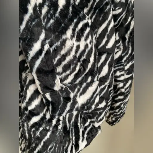 Obey  Zebra Sherpa Anorak Winter Jacket, Size Large