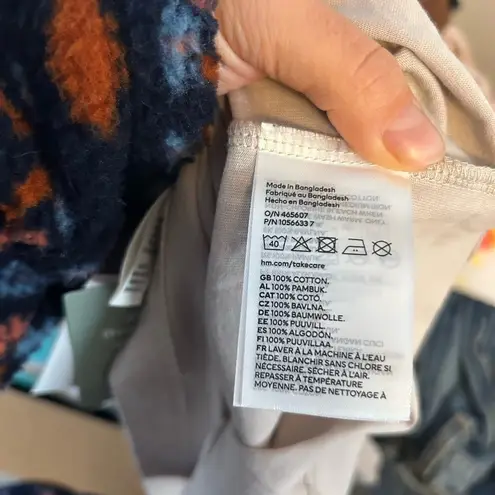 H&M Nwt  The Hamptons Graphic Tee - Image 4