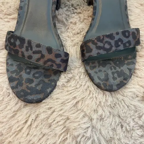 Coconuts by Matisse  Leopard Print Stacked Ankle Strap Sandals Size 8