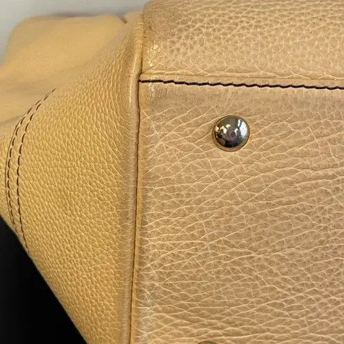 MCM Ivory Leather Shoulder Bag - Preowned