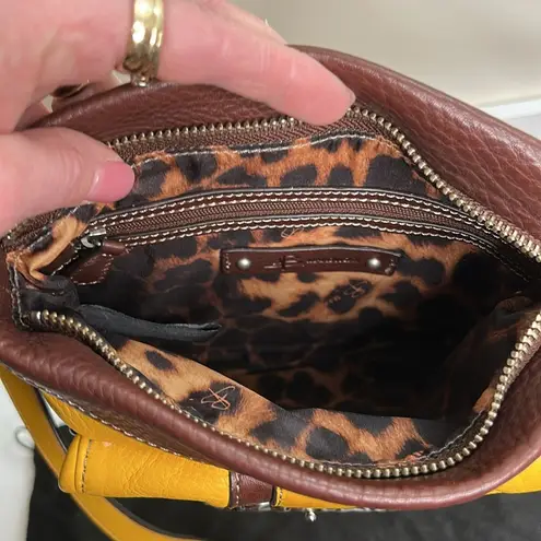B. Makowsky Yellow and Brown cheetah print interior Crossbody purse w/dust bag