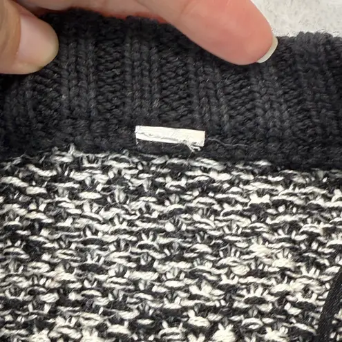 Lululemon  Sweater Knit Black Gray Long Sleeve‎ Pullover Relaxed Fit Casual Sz XS