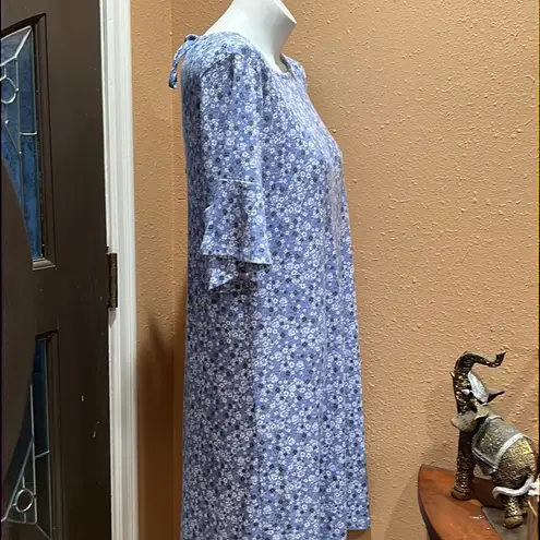 LC Lauren Conrad  light blue floral stretchy dress