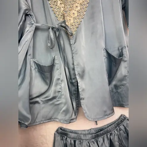 Unbranded Elegant White Lace Trim Blue Satin Sleepwear Set Size M