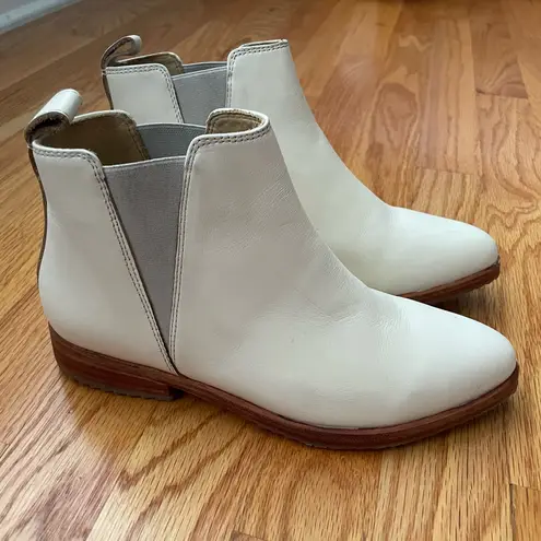 Nisolo Eva Everyday Chelsea Ankle Boot in Bone