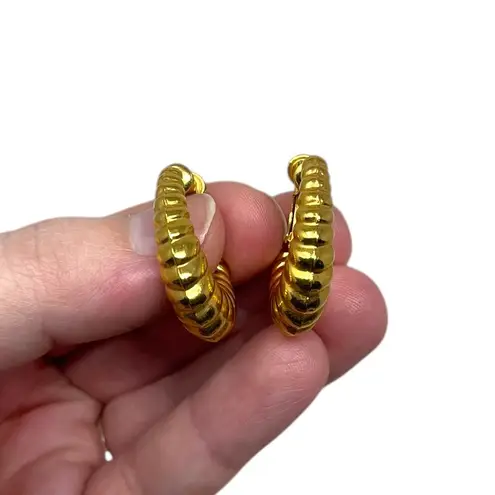 Vintage Signed NAPIER Gold Tone Hoops Metal Screw Back Earrings Classic Retro