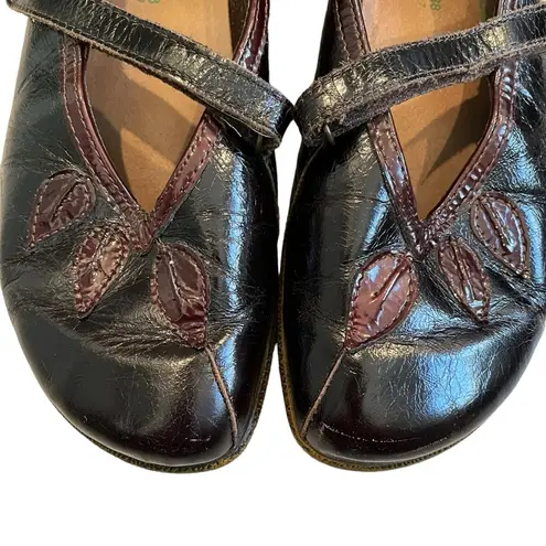 Naot Nau Mai Burgundy Patent Leather Mary Jane Flats, EU 38 Size undefined