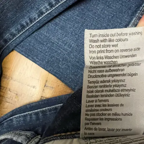 Mavi Jeans Mavi’s “New Fit” Women's Distressed Blue Jeans size 27”, NWT