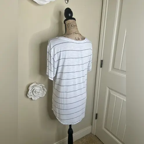 NTM: Mote White & Gray Horizontal Striped V Neck T Shirt Size XL