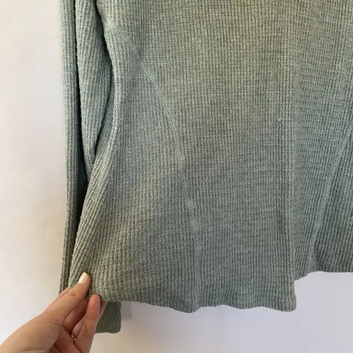 BKE soft light pale green long sleeved sweater shirt women's size XL knit style